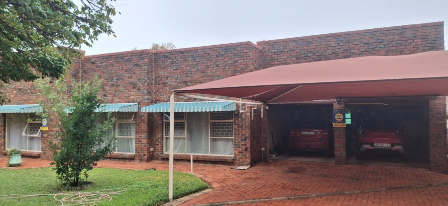 3 Bedroom Property for Sale in Pellissier Free State